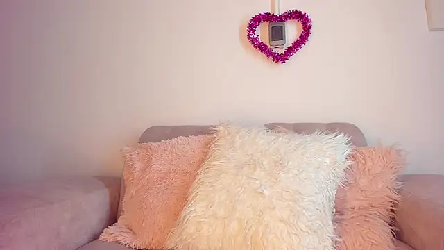 Tylla   online show from 02.25.26