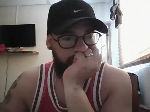 Snapshot of lachy2410 chatting on 06.13.26 lachy2410 online show from 06.13.26