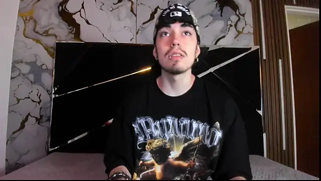 Snapshot of Couple_In_Heat chatting on 03.09.26 Couple In Heat online show from 03.09.26