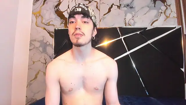 Snapshot of Couple_In_Heat chatting on 03.17.26 Couple In Heat online show from 03.17.26