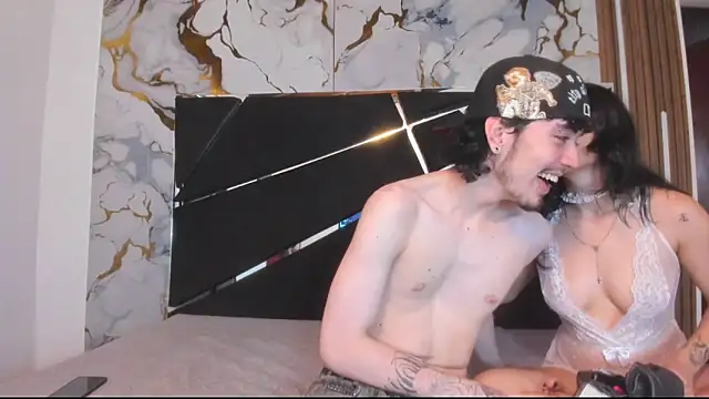 Snapshot of Couple_In_Heat chatting on 03.20.26 Couple In Heat online show from 03.20.26