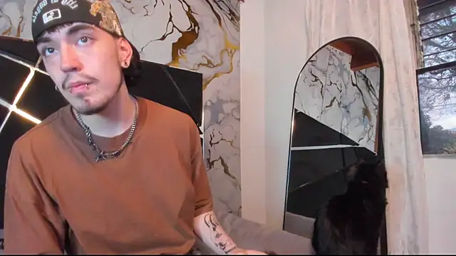 Snapshot of Couple_In_Heat chatting on 03.31.26 Couple In Heat online show from 03.31.26