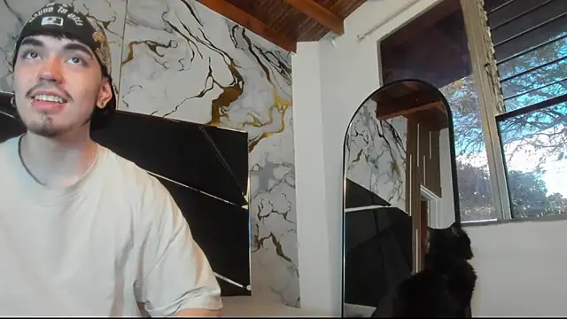 Snapshot of Couple_In_Heat chatting on 04.04.26 Couple In Heat online show from 04.04.26