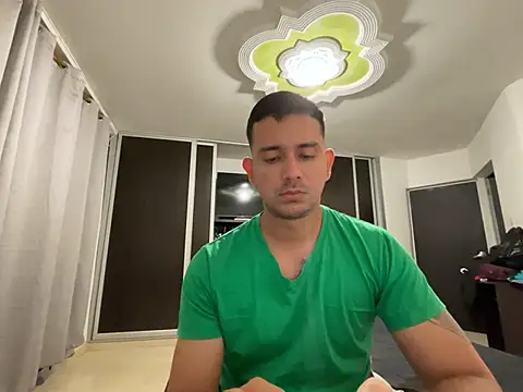 Snapshot of ValerioAlvernia chatting on 02.15.26 ValerioAlvernia online show from 02.15.26