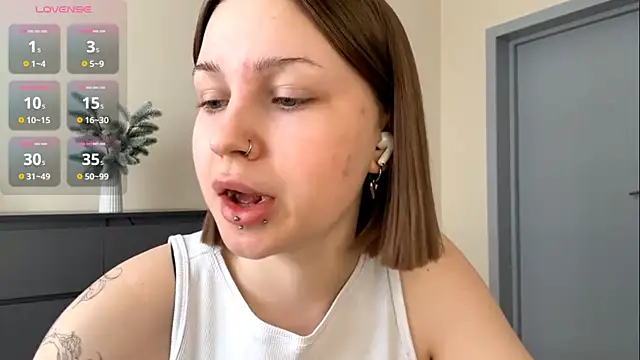 Snapshot of PledHoly chatting on 03.18.26 PledHoly online show from 03.18.26