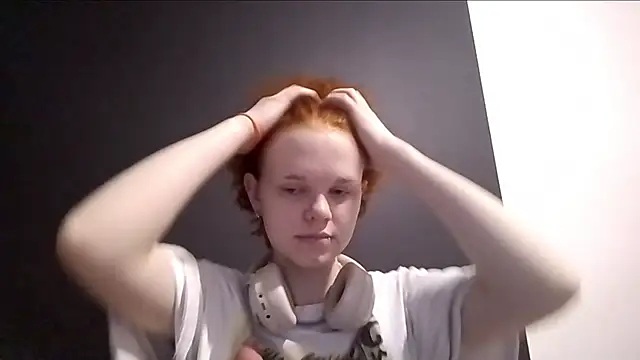 Snapshot of CurlaPettyBom chatting on 02.16.26 CurlaPettyBom online show from 02.16.26