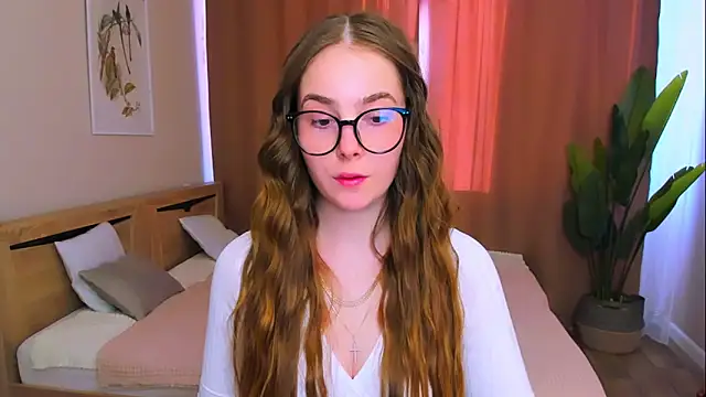 Maddy Wood  online show from 04.01.26