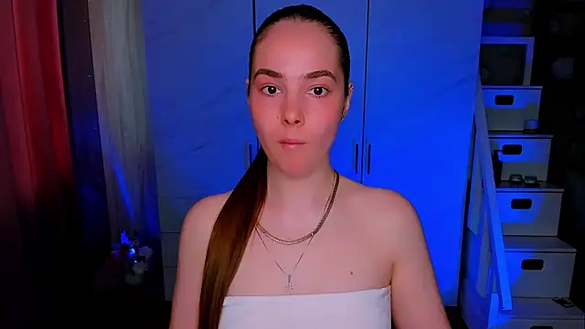 Maddy Wood  online show from 05.03.26