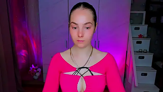 Maddy Wood  online show from 05.11.26