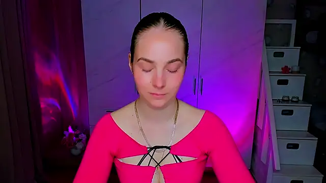 Maddy Wood  online show from 05.11.26