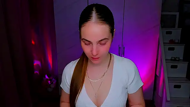 Maddy Wood  online show from 05.15.26