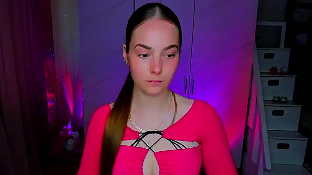 Maddy Wood  online show from 05.25.26