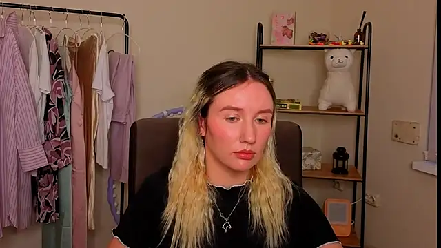 AshleyySchwartz online show from 02.18.26