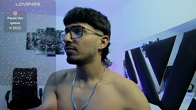 Mia Iron online show from 04.25.26