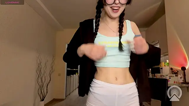 Snapshot of alicelanei chatting on 04.24.26 alicelanei online show from 04.24.26
