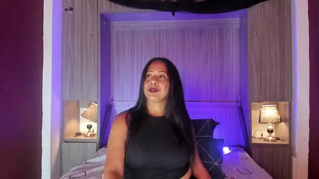 Snapshot of AllieBennet chatting on 03.16.26 AllieBennet online show from 03.16.26