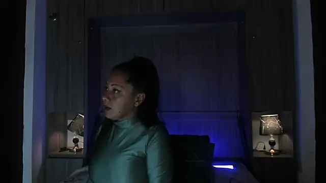 Snapshot of AllieBennet chatting on 03.20.26 AllieBennet online show from 03.20.26