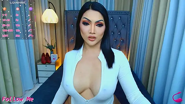 Snapshot of Laureen_Hilton chatting on 03.10.26 Laureen Hilton online show from 03.10.26