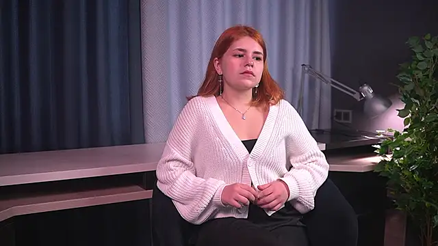 Snapshot of JamieBugna chatting on 02.18.26 JamieBugna online show from 02.18.26