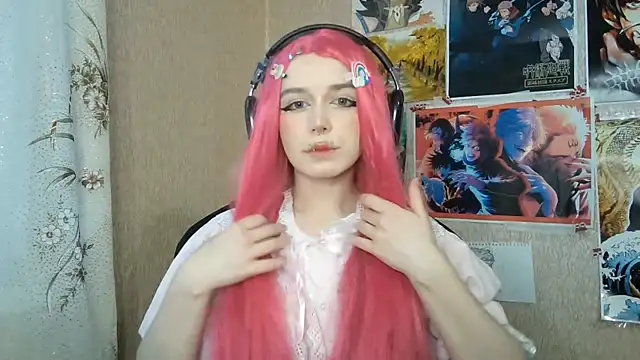 Snapshot of MilaTyan chatting on 06.14.26 MilaTyan online show from 06.14.26