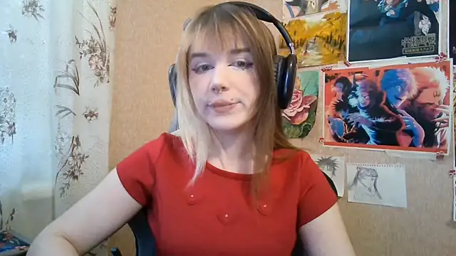 Snapshot of MilaTyan chatting on 06.28.26 MilaTyan online show from 06.28.26