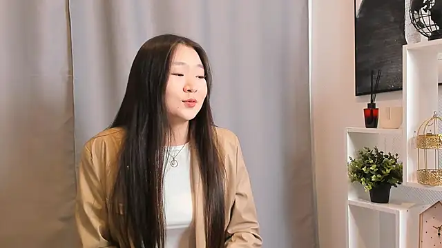 Snapshot of DiaHeffner chatting on 02.17.26 DiaHeffner online show from 02.17.26