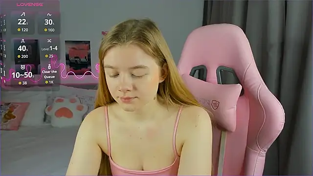 Snapshot of EvaRaee chatting on 03.05.26 EvaRaee online show from 03.05.26