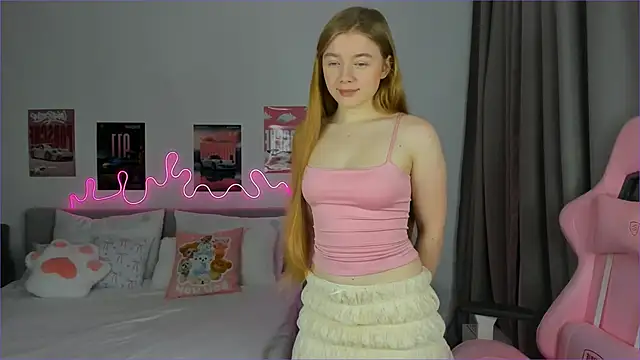 Snapshot of EvaRaee chatting on 03.06.26 EvaRaee online show from 03.06.26