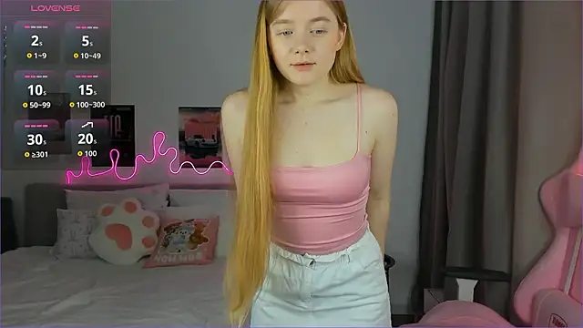 Snapshot of EvaRaee chatting on 03.13.26 EvaRaee online show from 03.13.26