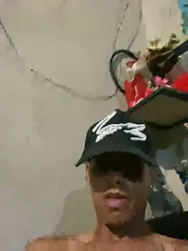 Snapshot of Alee_2005 chatting on 02.25.26 Alee 2005 online show from 02.25.26