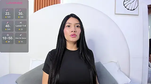 Snapshot of Violett_Rosse_ chatting on 06.04.26 Violett Rosse online show from 06.04.26