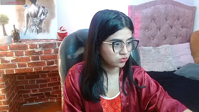 Snapshot of mila_quin chatting on 04.04.26 mila quin online show from 04.04.26