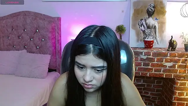 mila quin online show from 04.21.26