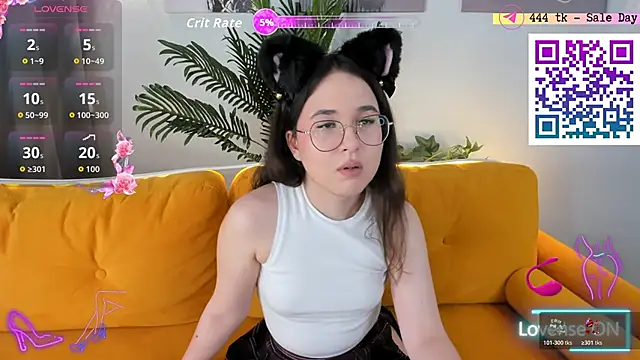 Snapshot of leylamirage chatting on 06.17.26 leylamirage online show from 06.17.26