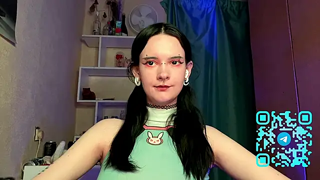 Snapshot of MabelDefina chatting on 04.05.26 MabelDefina online show from 04.05.26