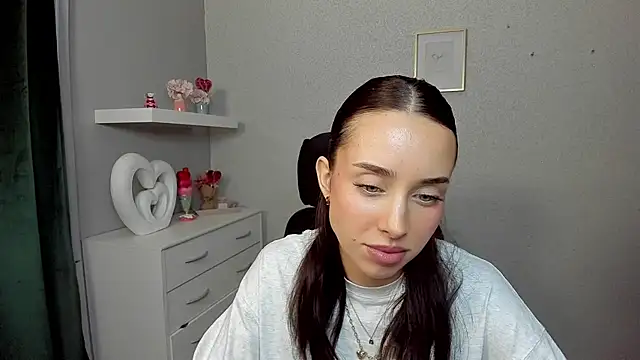 Snapshot of AdeleSolo chatting on 04.09.26 AdeleSolo online show from 04.09.26