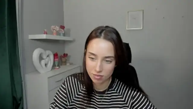 Snapshot of AdeleSolo chatting on 04.14.26 AdeleSolo online show from 04.14.26