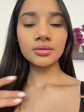 AlessiaVallmont online show from 02.24.26