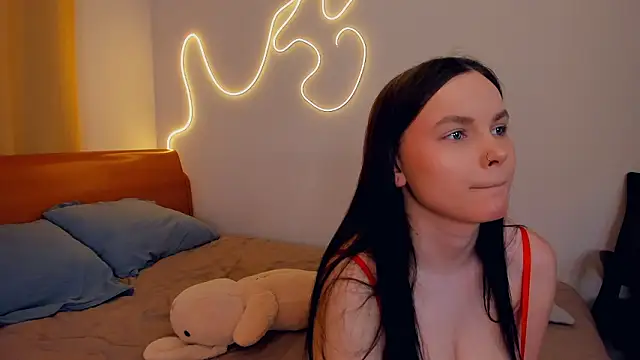 Snapshot of LeilaErcolani chatting on 03.06.26 LeilaErcolani online show from 03.06.26