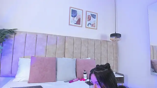 Snapshot of Kiira_Monroe chatting on 02.21.26 Kiira Monroe online show from 02.21.26