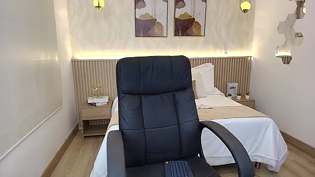 BellaMillers online show from 03.24.26