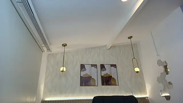 BellaMillers online show from 04.25.26