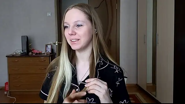 VictoriaDeese online show from 02.22.26