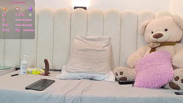 Snapshot of Ruby_cruzz chatting on 03.09.26 Ruby cruzz online show from 03.09.26