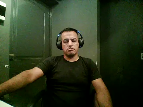 Snapshot of Valenthe26 chatting on 02.17.26 Valenthe26 online show from 02.17.26