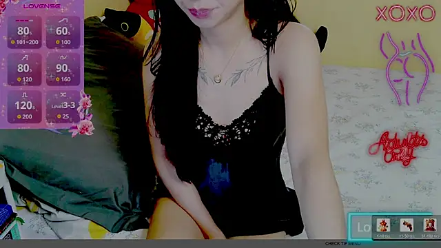 Snapshot of Luna_Moonfang chatting on 07.28.26 Luna Moonfang online show from 07.28.26