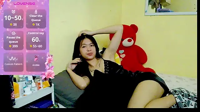 Snapshot of Luna_Moonfang chatting on 07.28.26 Luna Moonfang online show from 07.28.26