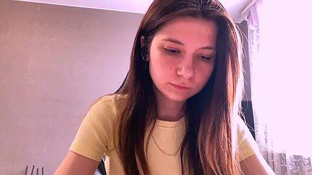 Snapshot of LunnaBliss chatting on 04.18.26 LunnaBliss online show from 04.18.26