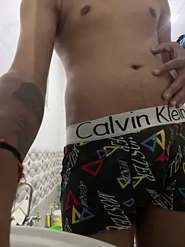 Snapshot of swaggyboii chatting on 03.19.26 swaggyboii online show from 03.19.26