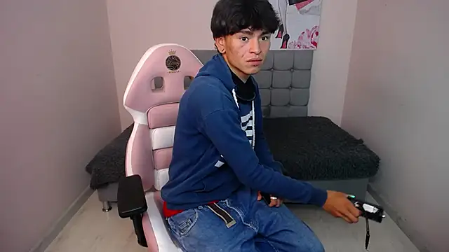 Snapshot of Noah_victory chatting on 02.19.26 Noah victory online show from 02.19.26